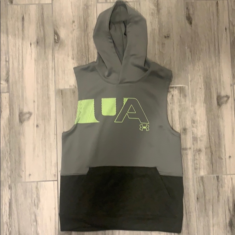 Youth Medium Under Armour Vest with Hood